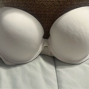 PINK Wear Everywhere Push up. 34c. White Women's Bra